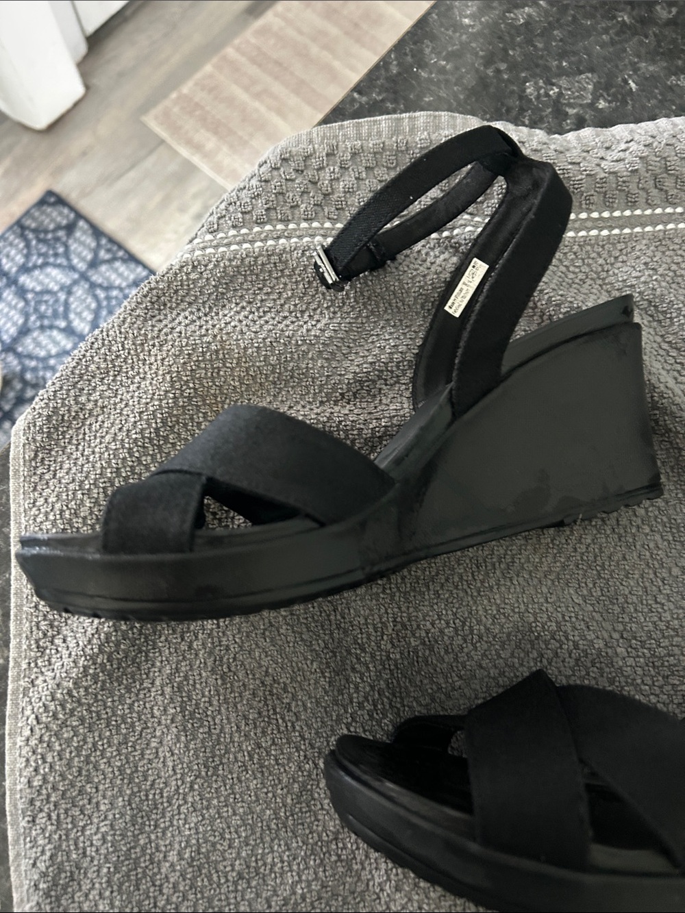 CROCS Black Crisscross Strap Heels with Ankle Tie - Picture 4 of 9